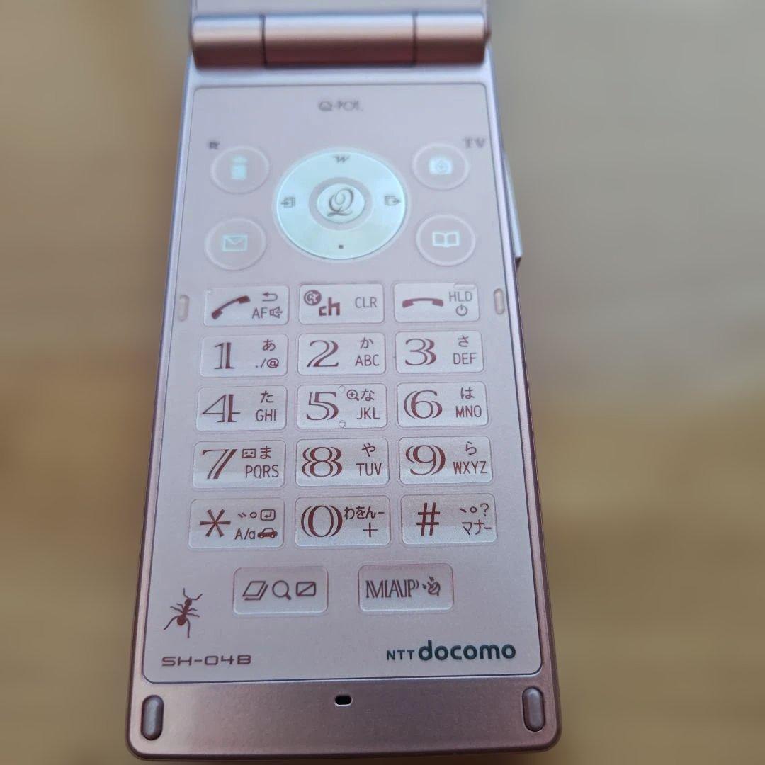 Q-pot Melty Strawberry ピンク ガラケー - メルカリ