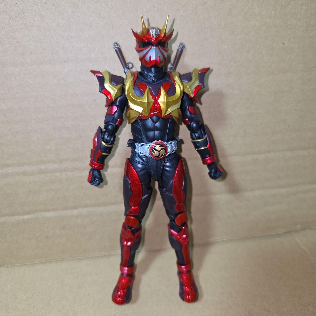 S.H.Figuarts　真骨彫製法　仮面ライダー装甲響鬼　アームド　フィギュア