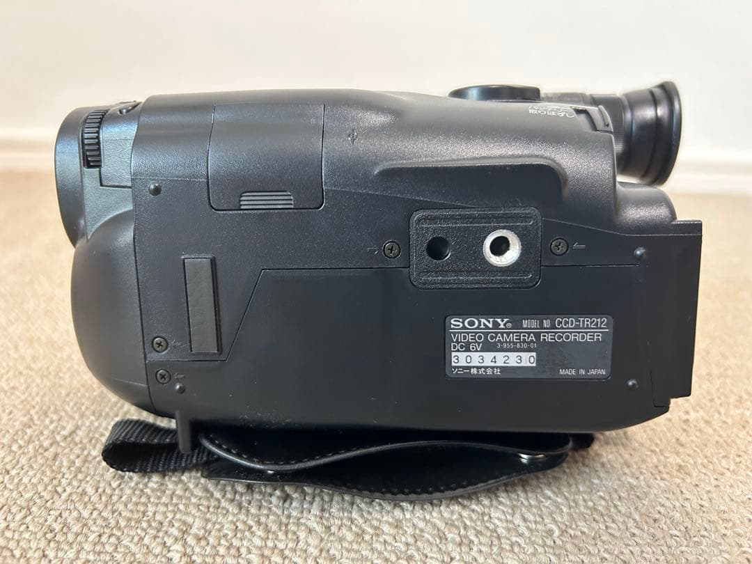 シ*ジ様 【新品未使用】SONY CCD-TR212 本体＋AC-V30充電器＋