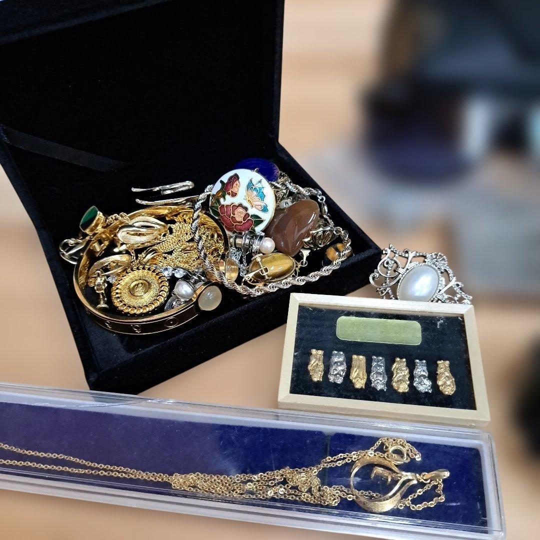 アクセサリーセットとRay-Ban　目玉商品