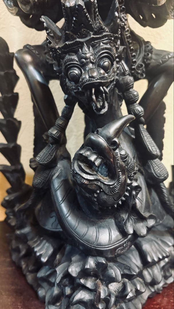 黒檀 木彫 細密彫刻 ヴィシュヌ神 ガルーダ とナーガ 64cm 大型 バリ 神