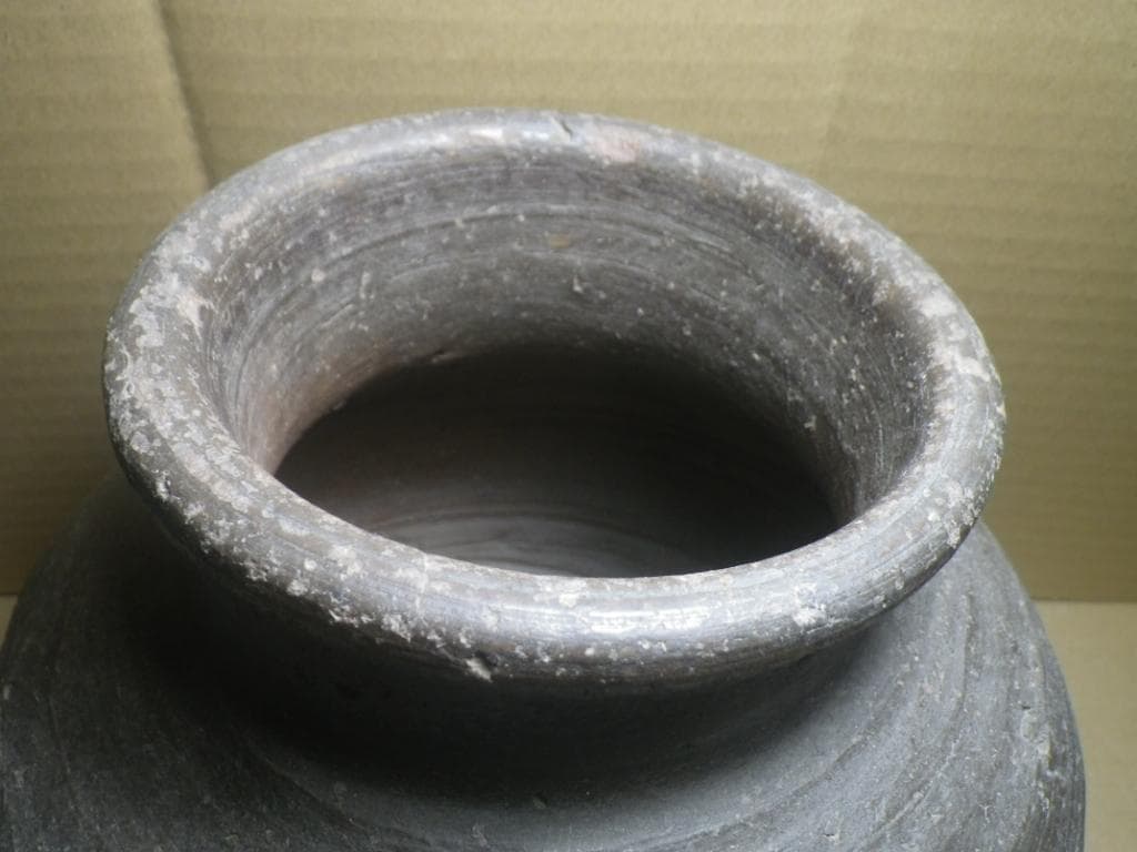 古備前壺　うずくまる 22/12/29