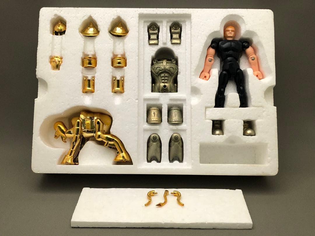 聖闘士星矢 タウラスクロス アルデバラン 牡牛座 ゴールドセイント フィギュア