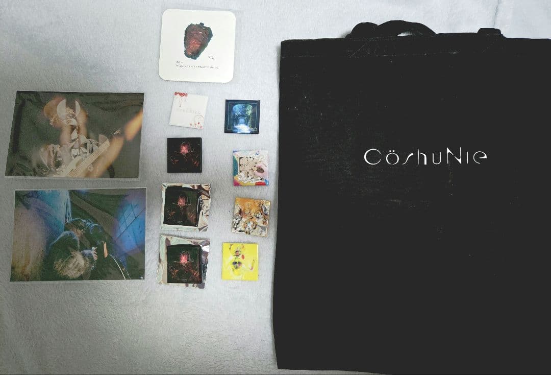 コシュニエ 歴代作品缶バッチCollection&トートバック&ポストカード