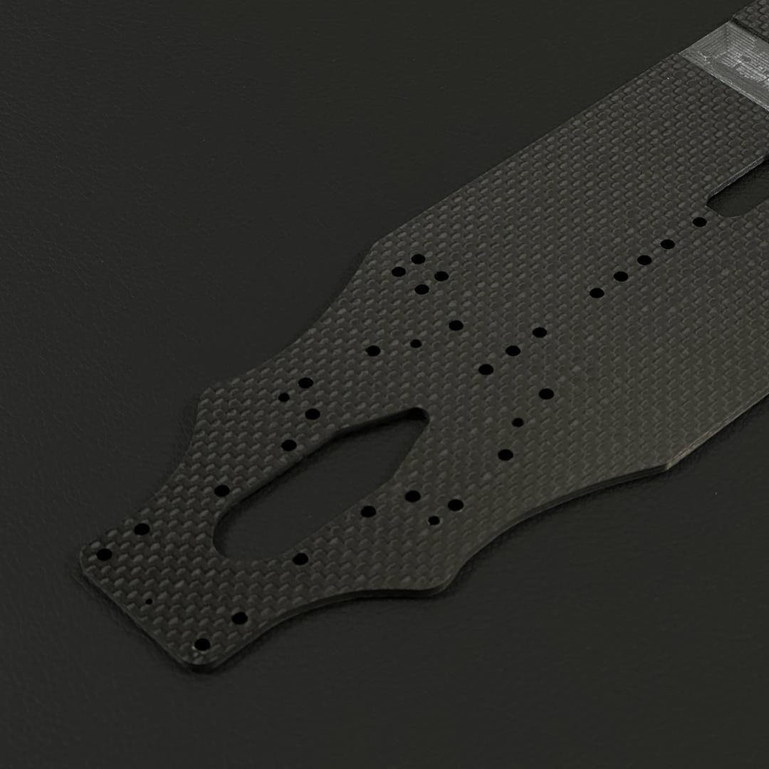 特注品 ヨコモ BD-11 専用設計 2.2mm 厚 カーボンシャー m2127