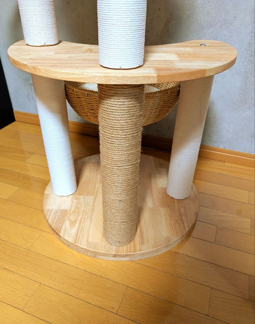 未使用に近い】天然木 キャットタワー 宇宙船ボウル 木製 未使用に近い】