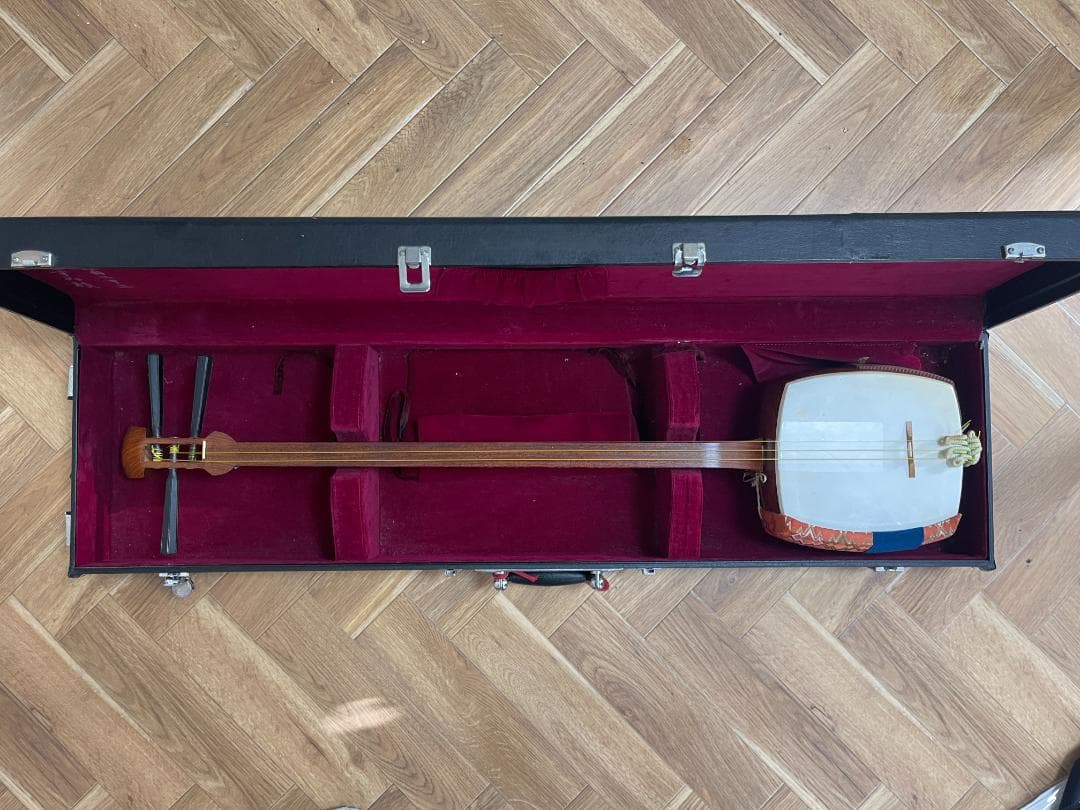 【中棹三味線 両犬皮 花梨 糸巻き調整済み】すぐ弾けます。動画あり 地唄三味線 中棹三味線 両犬皮 花梨 糸巻き調整済み】すぐ弾けます。動画あり 地唄