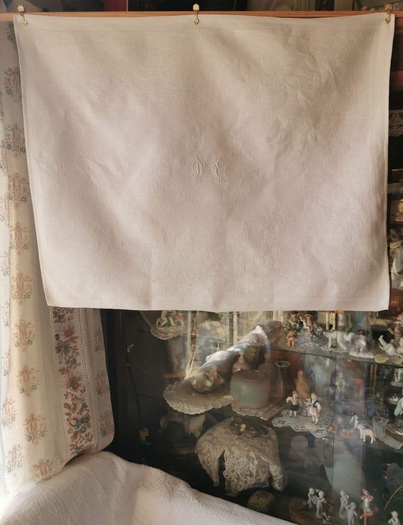 アンティーク ビーダーマイヤー トワルドジュイ田園詩 花文字刺繍