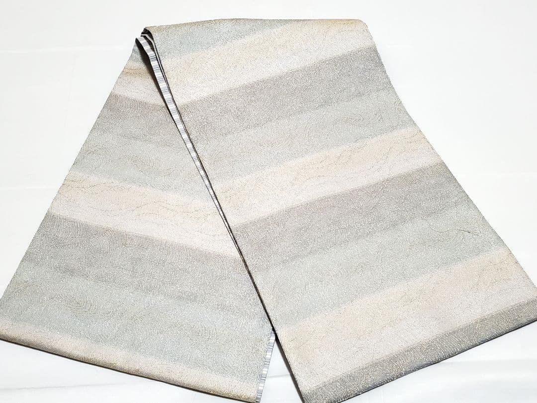 C 美品 西陣織 横縞に波 金糸 六通 正絹 セミフォーマル 袋帯の通販は