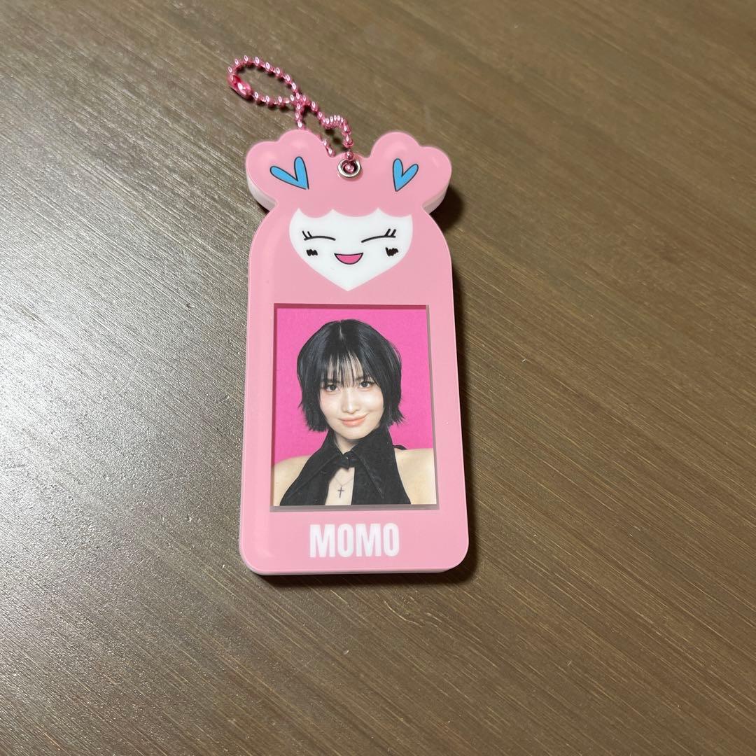 TWICE モモ フォトカードキーホルダー - メルカリ