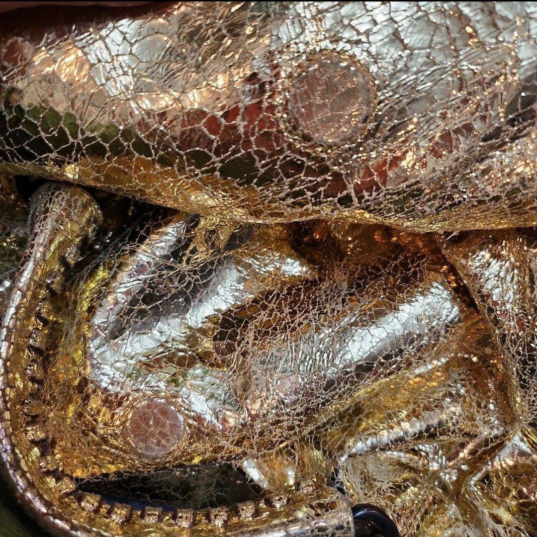 GIVENCHY　ジバンシー　プルート　ゴールドバック　キラキラ　金