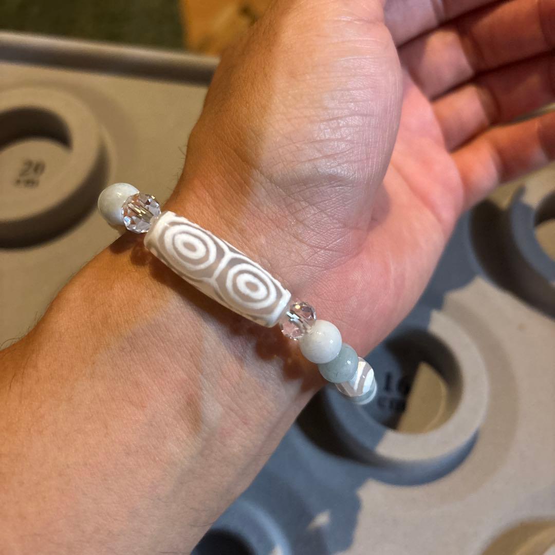 これは！すっごい綺麗！老玉髄白龍眼天珠と三眼天珠と翡翠！すっごいパワー！