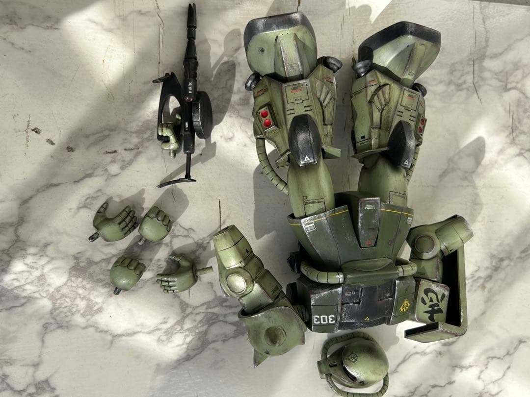 ガンプラ旧キットMSV 1/100 ザク06R筆塗装完成品