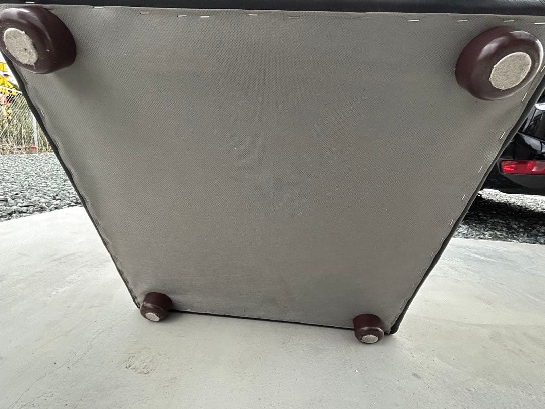 HUKLA フクラ　オットマン　レザー　ソファー 本革