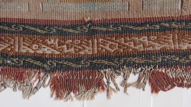 インカ帝国後期 アンデス中部、チャンカイ文化期の希少鳥紋様織裂 12～14