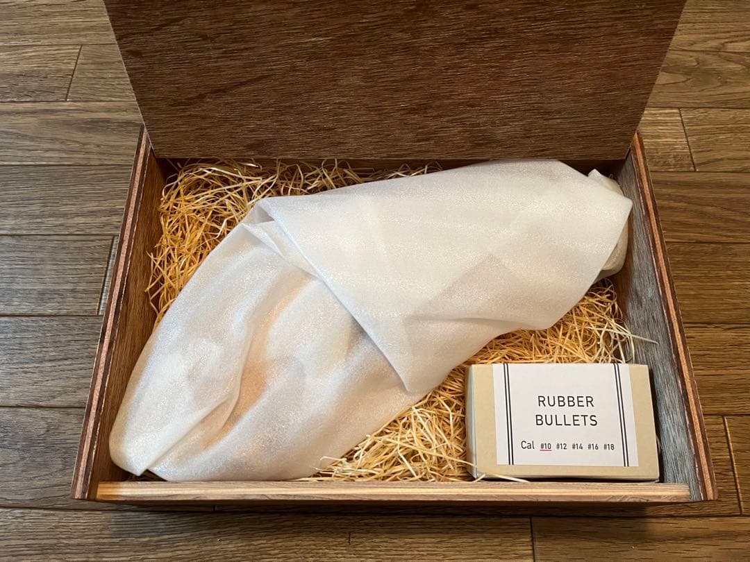 ブレードランナー　デッカードブラスター　木製ゴム鉄砲