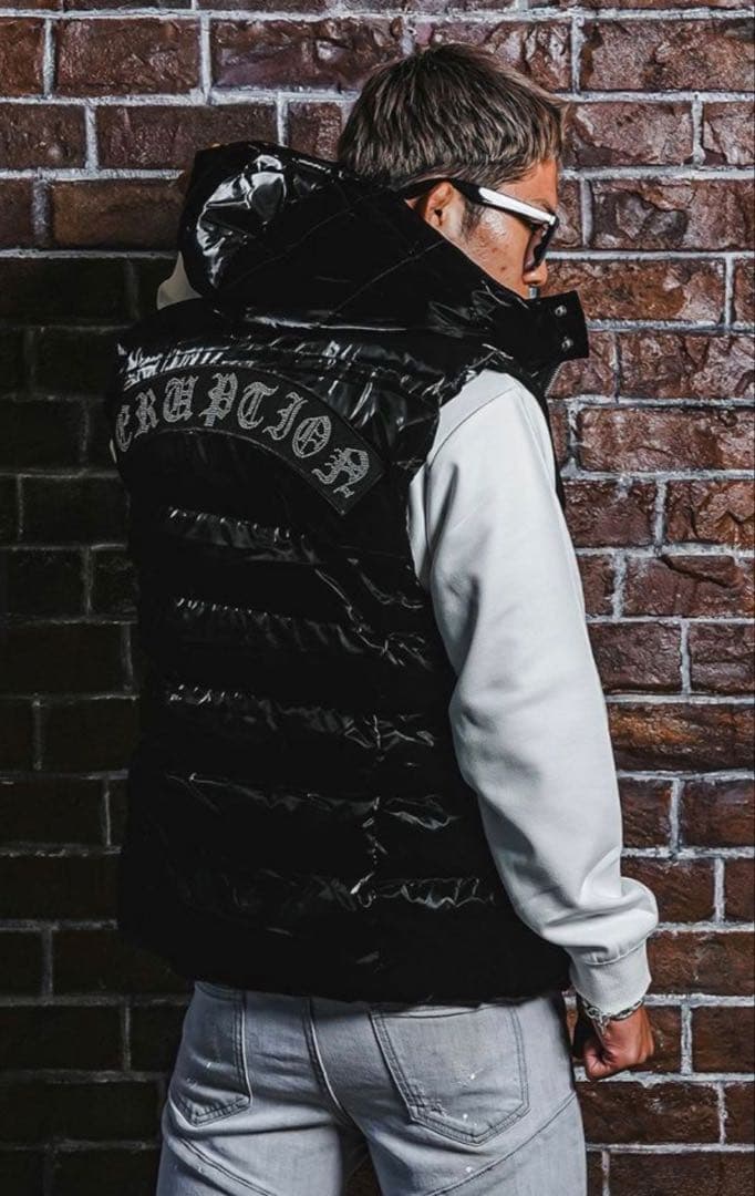 アダムスジャグラーダウンベスト