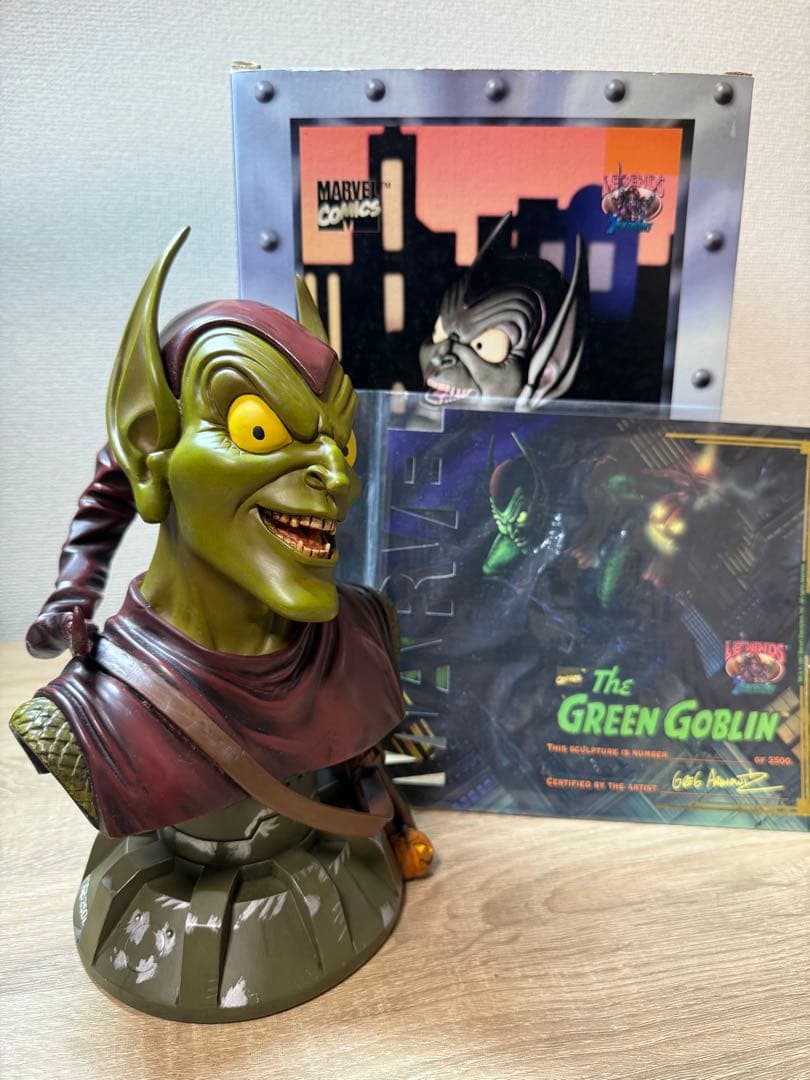 Green Goblin スタチュー MARVEL限定証明書付 Green Goblin Lands at