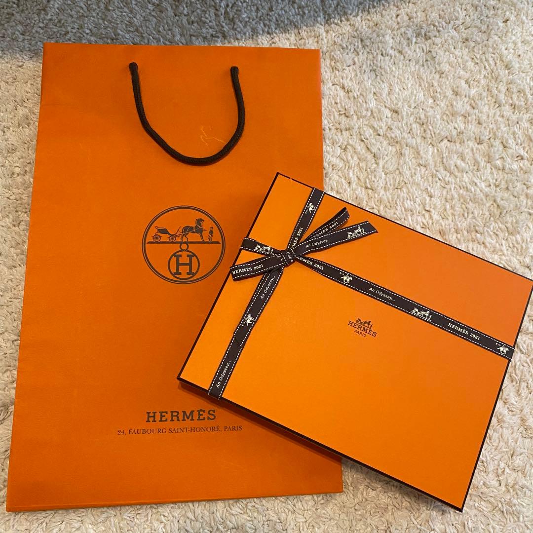 HERMES タオルセット カレ 《アヴァロン》 ゲストタオル《ステアーズ》