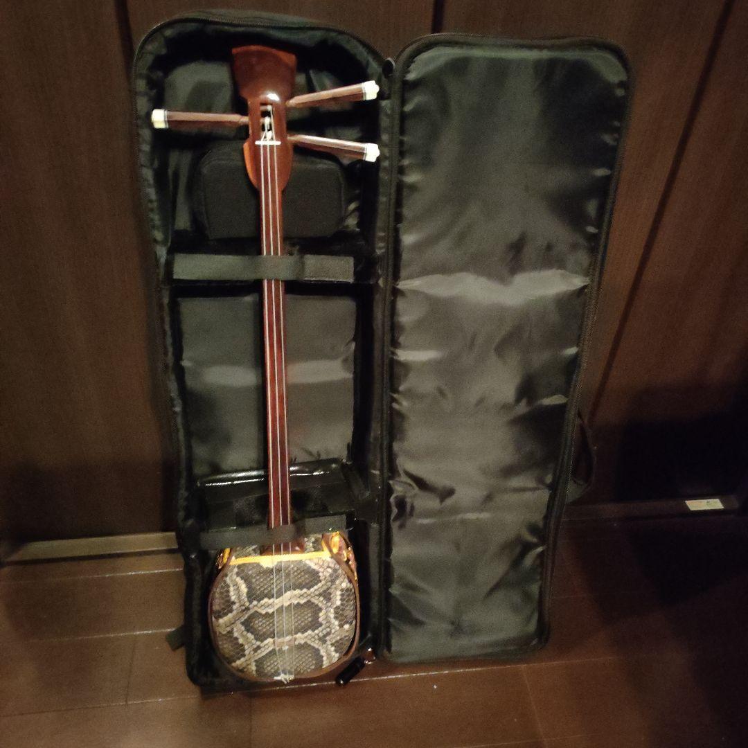☆三線本体、三線たて·チューナー·さんば·水牛ツメ☓2　おまけ…三線ケースセット