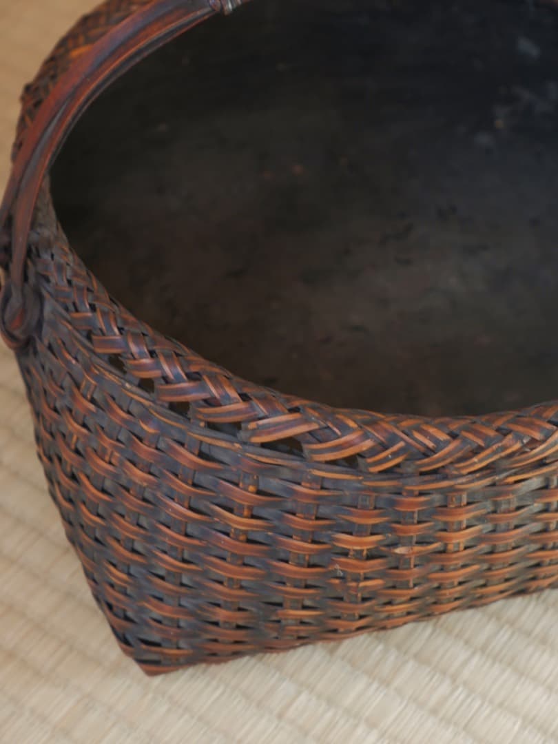 竹編み籠 手付炭籠 竹細工 茶道具 竹工芸 古道具 Q2194 古漆器 根来】