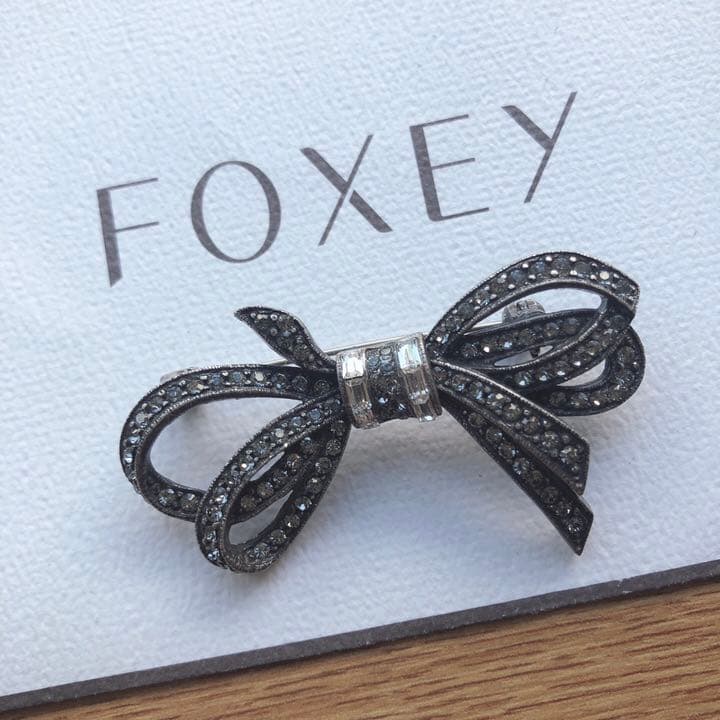 試着のみ♡ FOXEY 大人気 おリボン ブローチ フォクシー