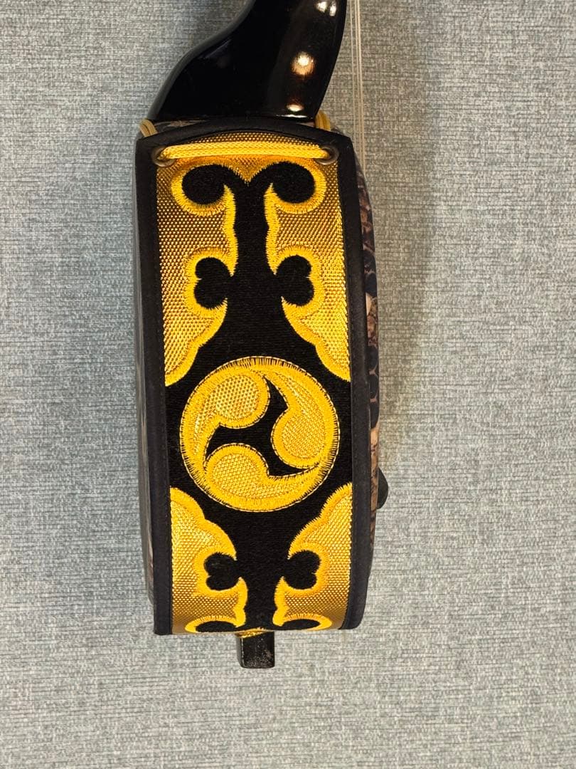 495＊三線 練習用 和楽器 沖縄三線 蛇柄 ケース付き 蛇皮では