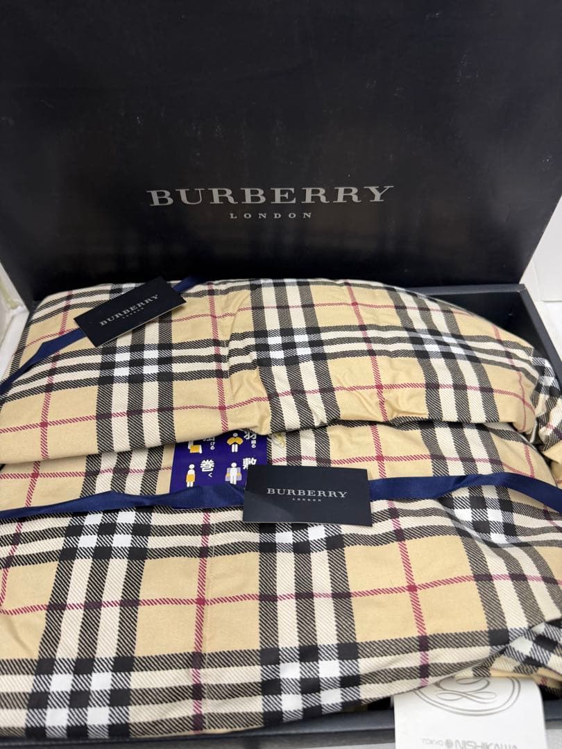 未使用 BURBERRY (バーバリー)羽毛ひざ掛け 150x70cm - メルカリ