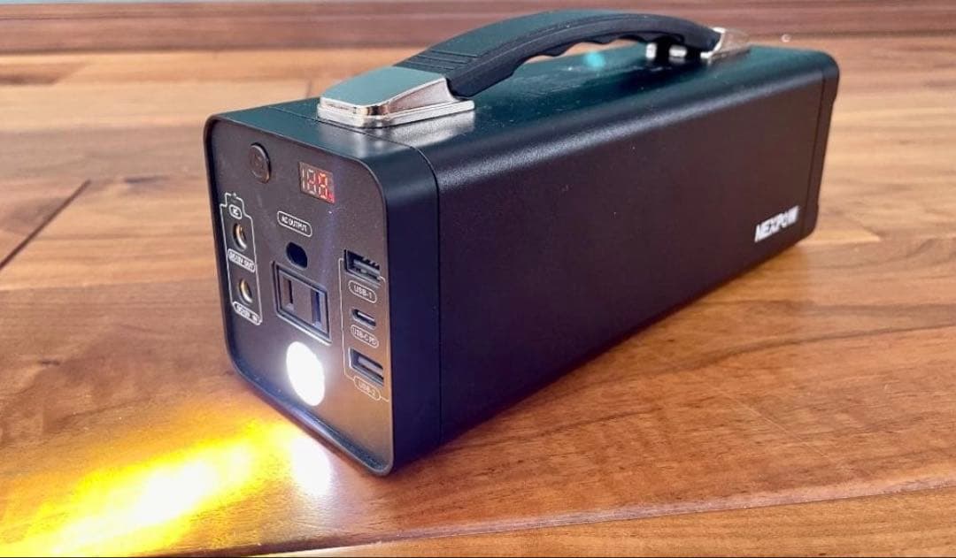 ポ タブル電源 AC出力 USBポ ト LEDライト付き ポータブル電源