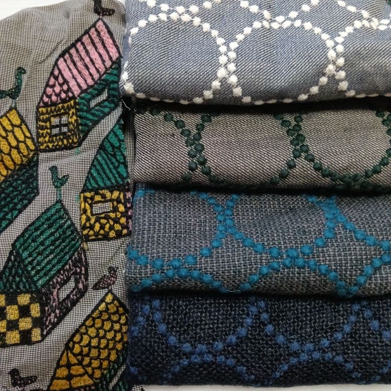 ✩ハッピー＊✩ミナペルホネン　ころんとミニポーチ　シンフォニー　ヴィレッジ