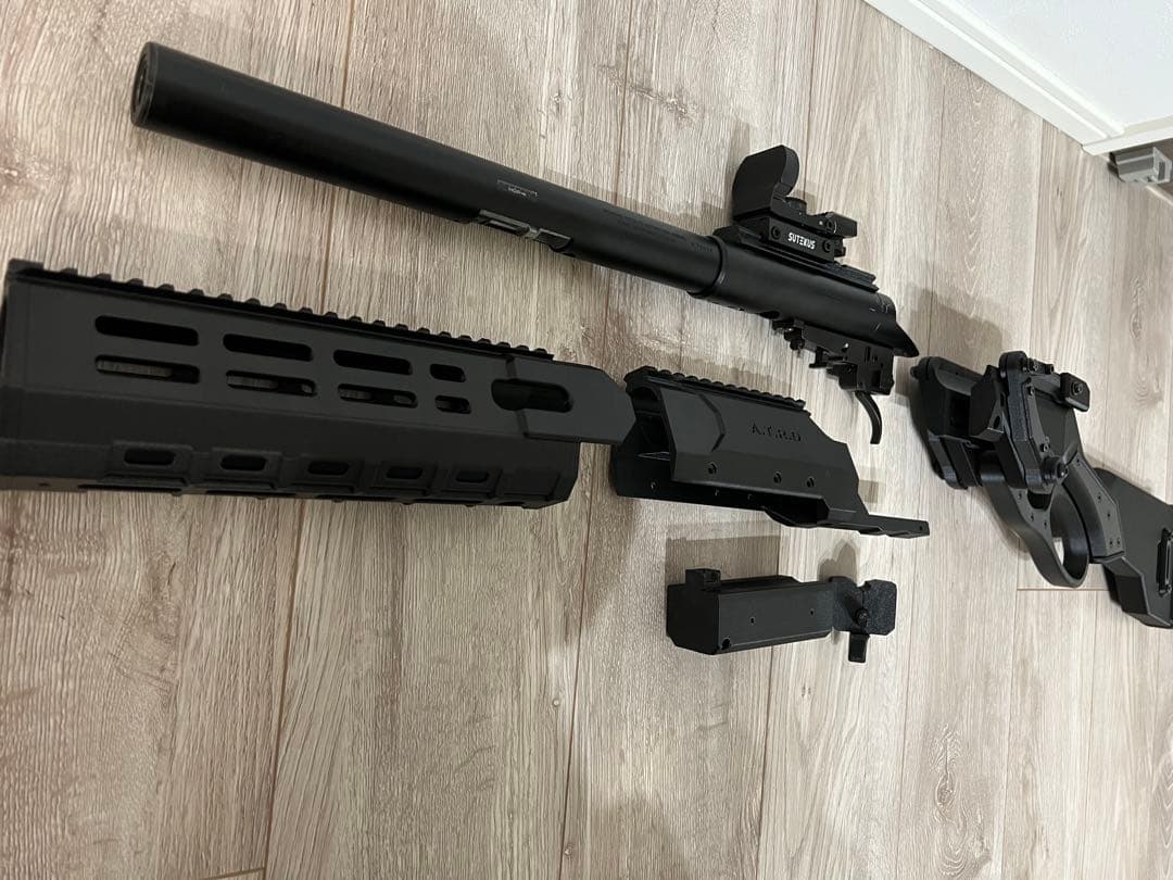 大明宣徳時代銘 大明宣徳時代 紅釉白龍紋盤 黒漆元箱付き(E-33) 田中