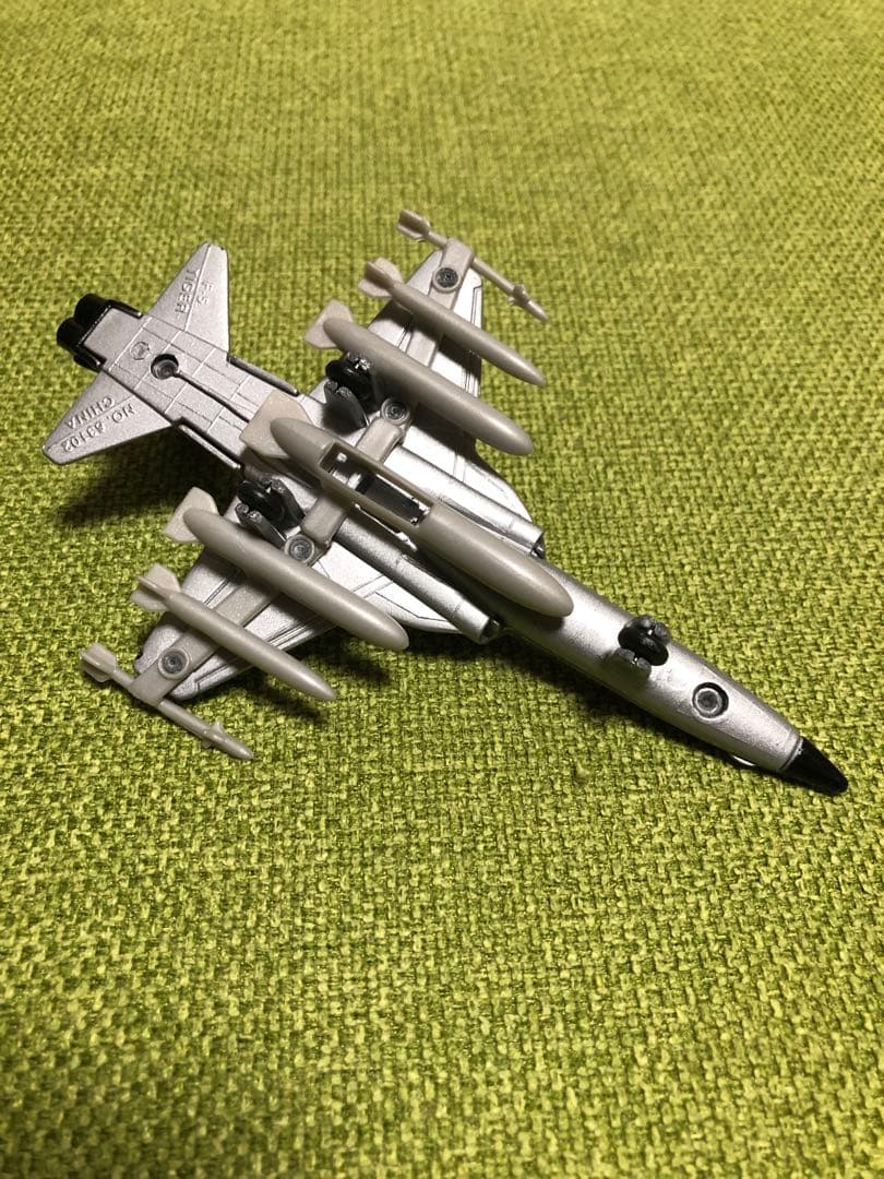 戦闘機　模型　F-5   タイガー