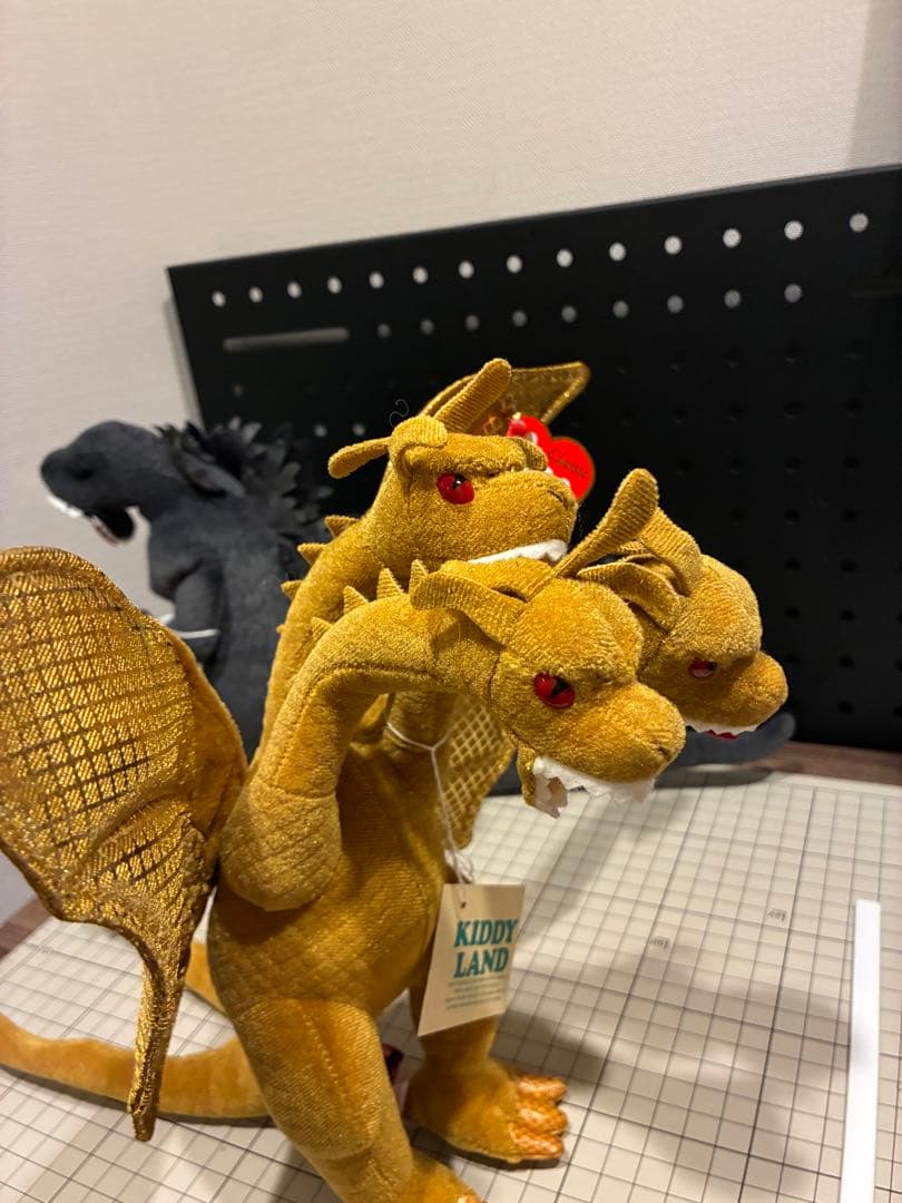 ゴジラ　キングギドラ　ぬいぐるみ