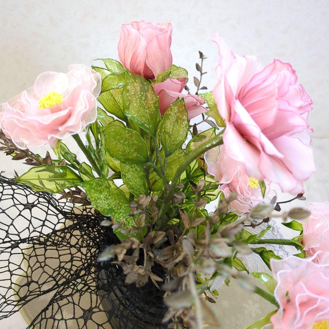 アメリカンフラワー　カトレア、バラアレンジメント