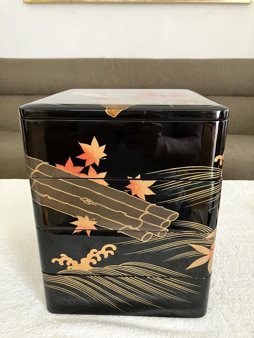 宮内庁御用達 漆器 山田平安堂　四段重　花筏蒔絵