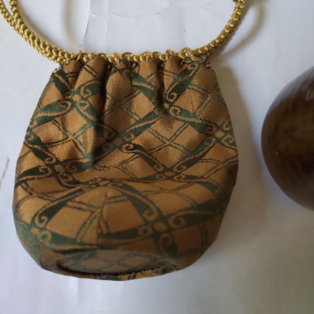 肩衝茶入 尻張茶入 仕覆 四つ目菱緞子 茶道具 木箱 茶入 美品 です