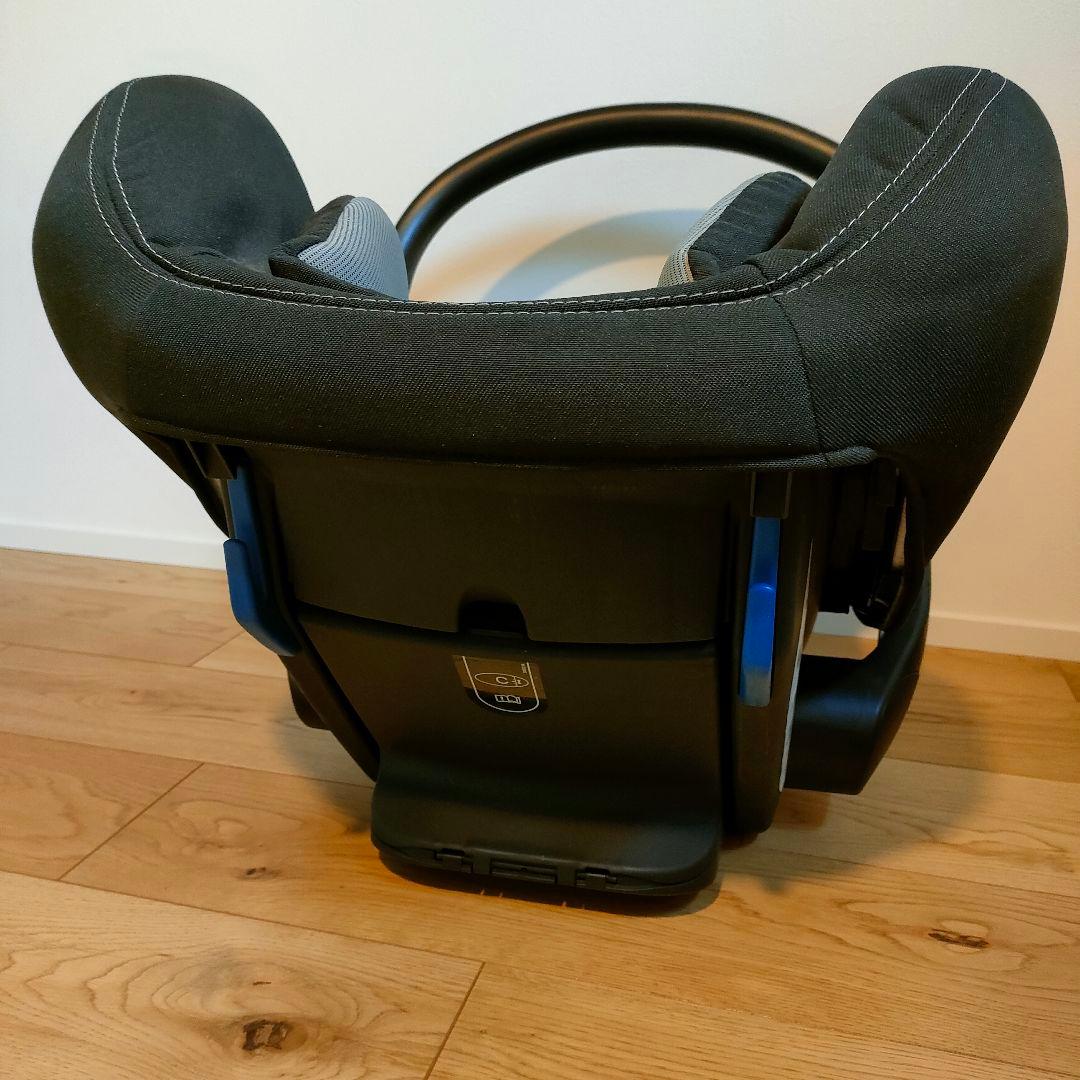 アウディ 純正 美品 Audi ベビーシートISO FIXベース セット