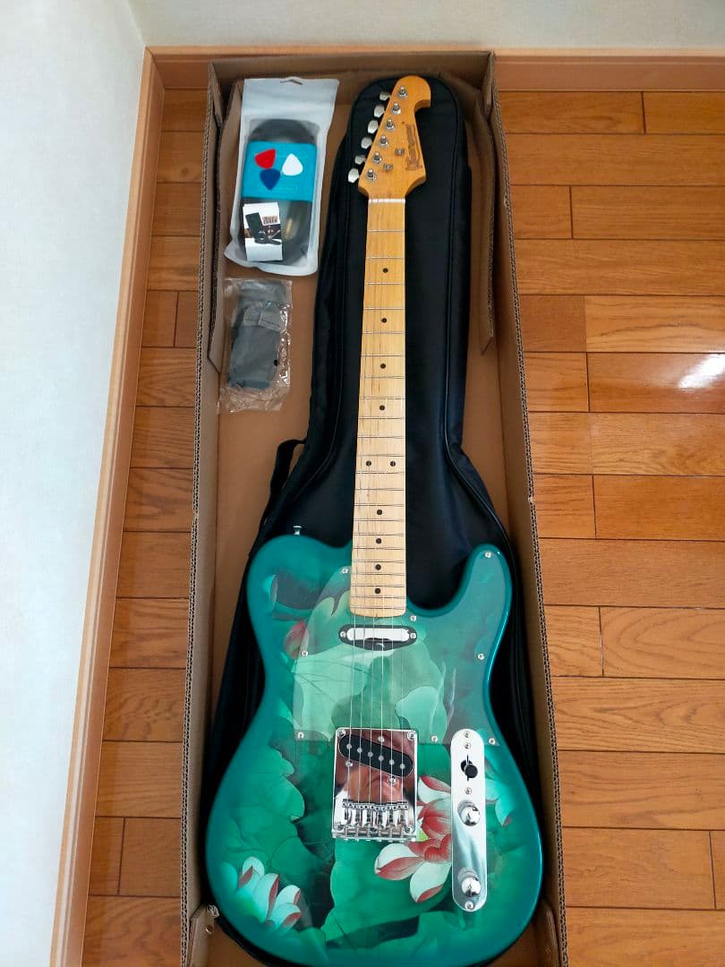 エレキギター 超美品!! 教本、スタンド付き 初心者セット！