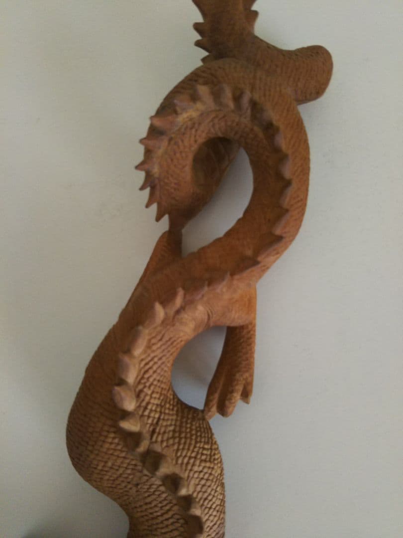 BALI島/白檀の龍神/ナーガの木彫り。 - メルカリ