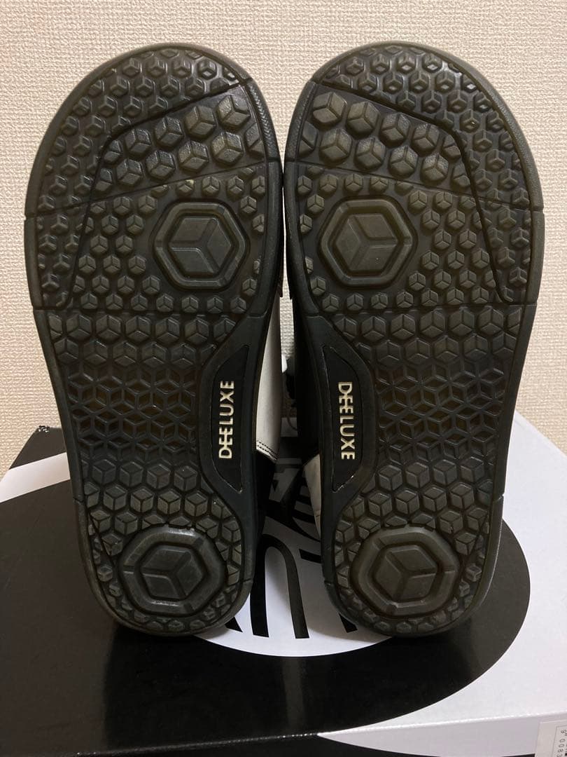 DEELUXE TEAM ID LTD．YIN YANG