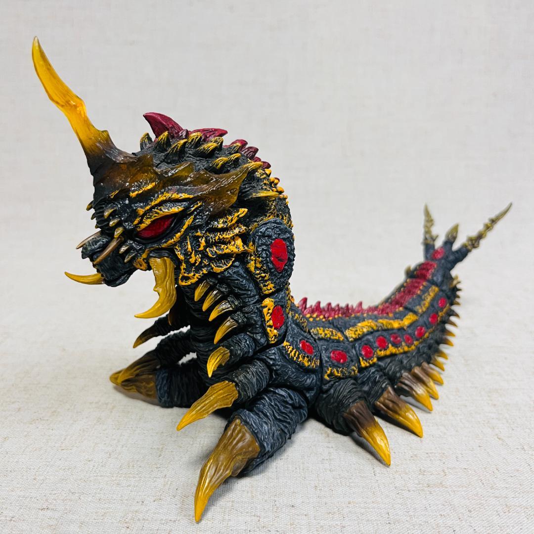 希少レア】S.H.MonsterArts モンスターアーツ バトラ（幼虫） - メルカリ