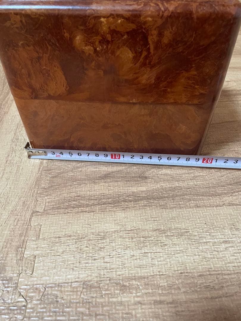 旧ソ連軍、ベークライト製の箱、（線量計ДП-24用）箱のみです！！