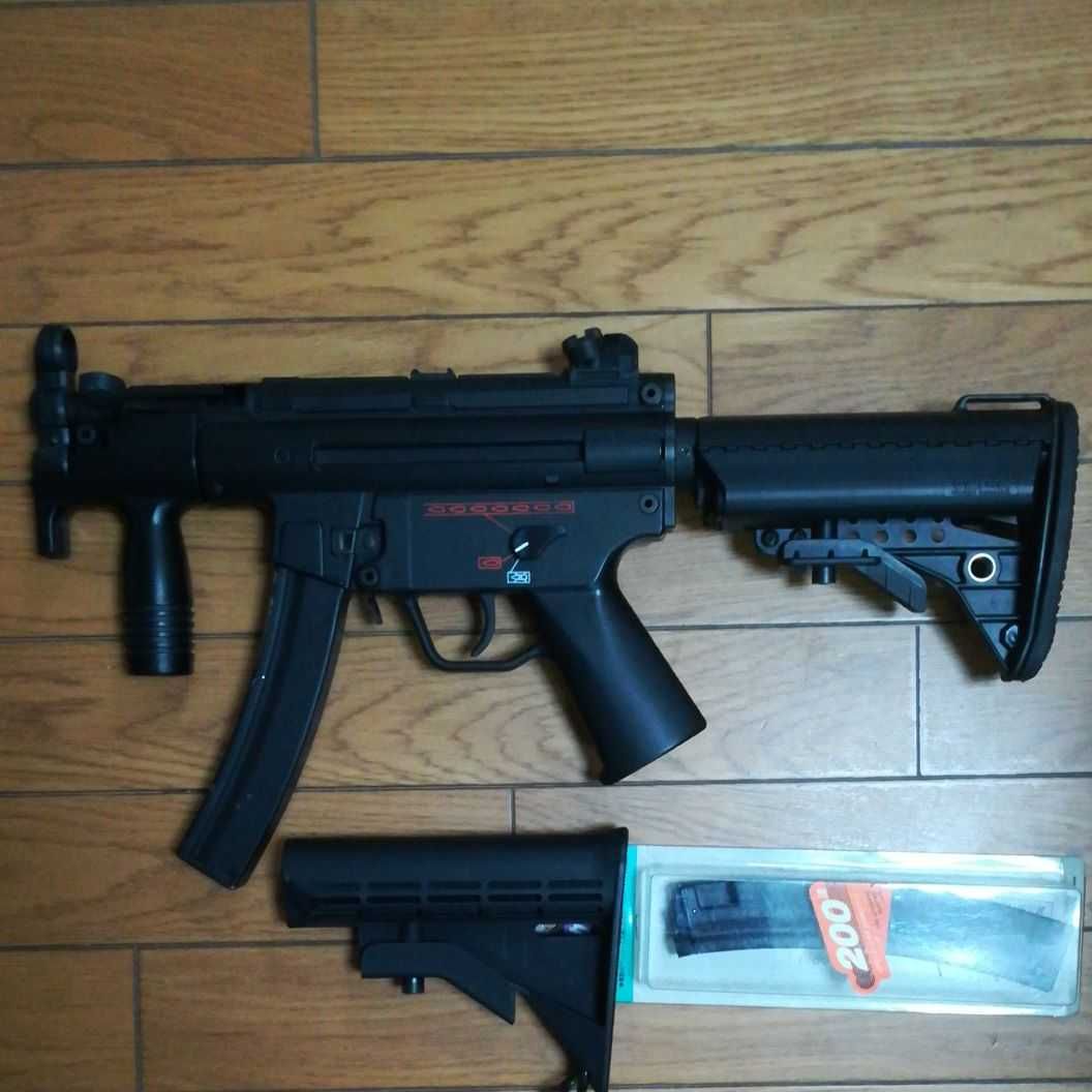 こいちゃん専用　リポバッテリー付き東京マルイ 電動ガンMP5K(クルツ)