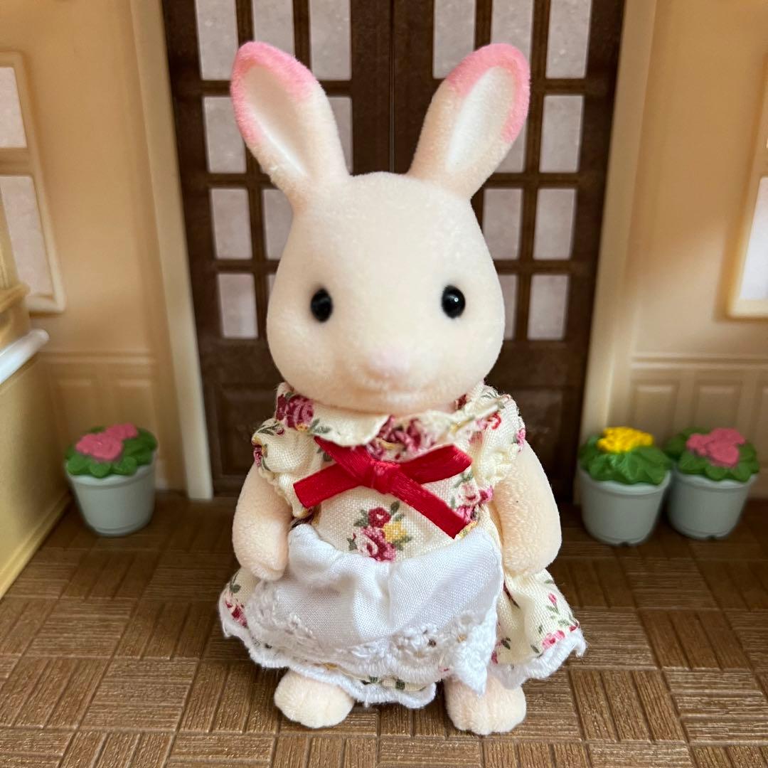 レア 非売品シルバニアファミリー人形 ももいろウサギ お母さん - メルカリ