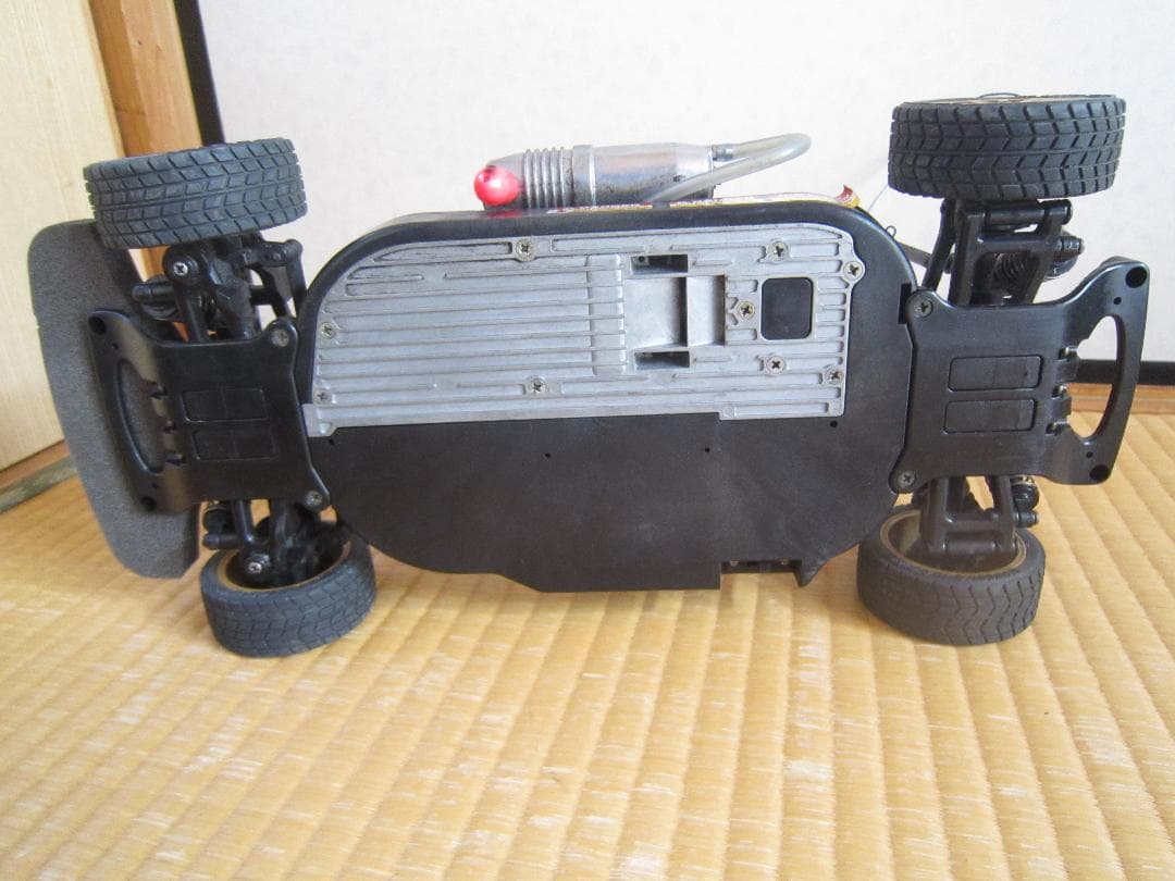 エンジン式 ラジコンカー