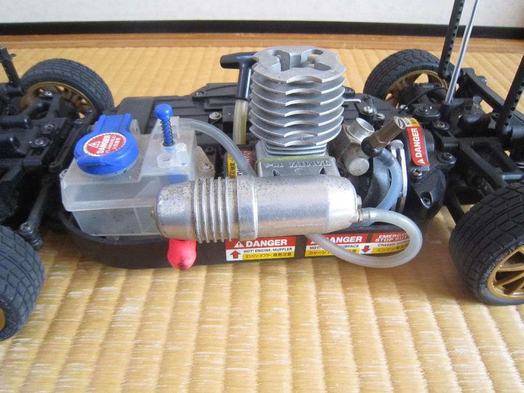 エンジン式 ラジコンカー