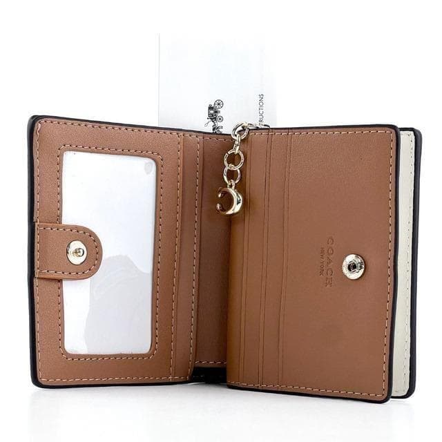 新品】COACH コーチ 財布 2つ折り ホワイト ゴールドの通販はau PAY