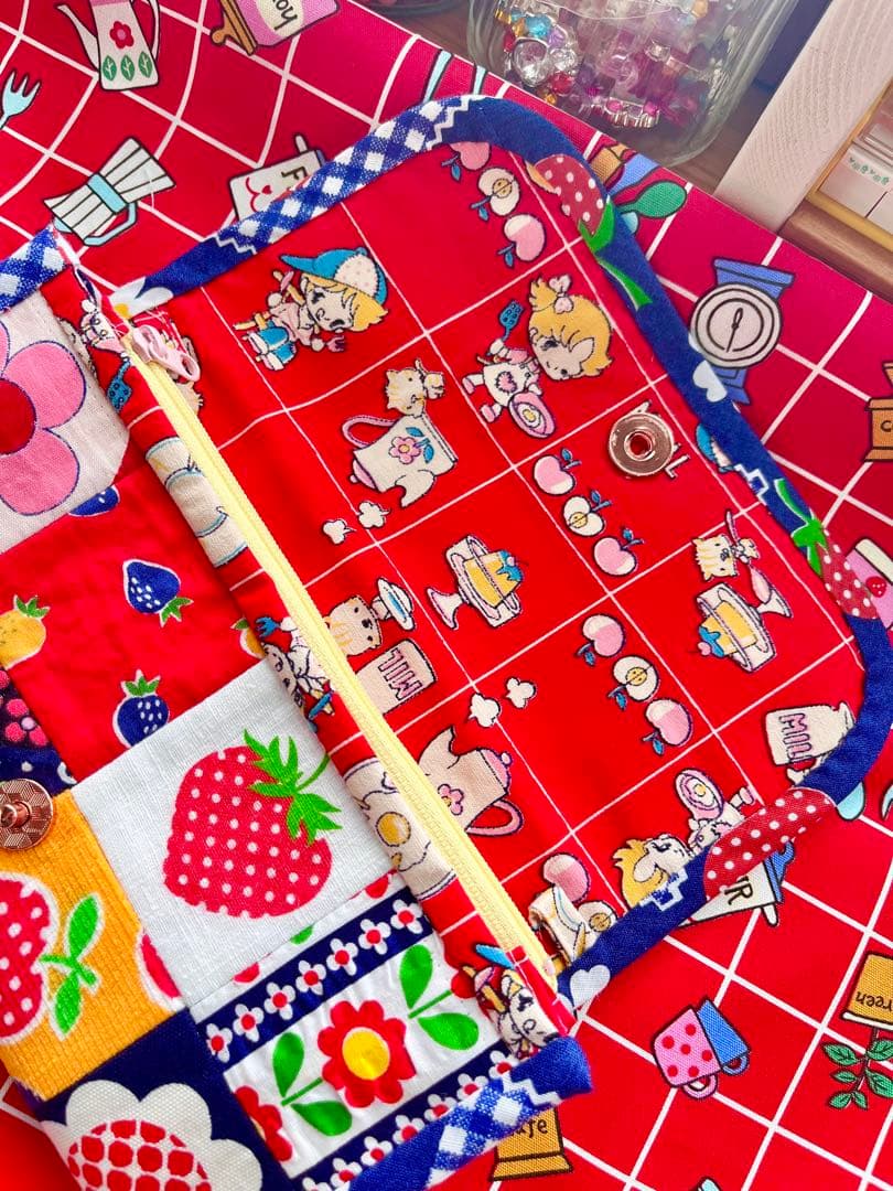 昭和レトロ ポップ 生地 長財布