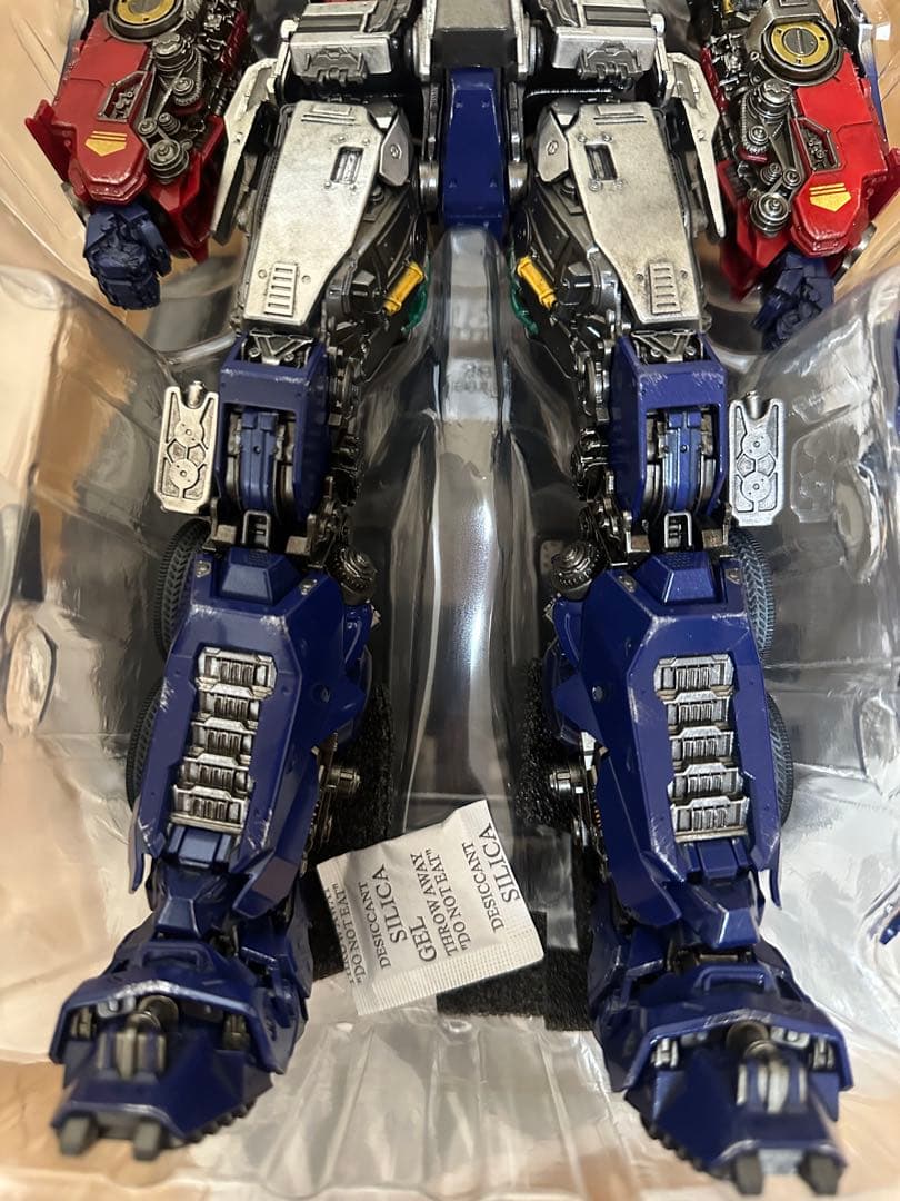 threezero DLX オプティマスプライム サイバトロン星モード