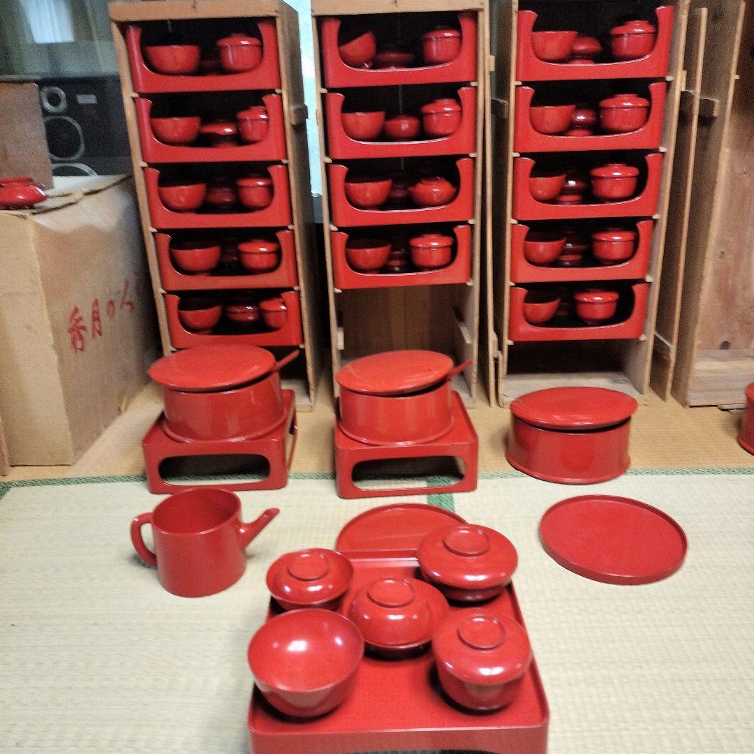 輪島塗の御膳　15セット ＋おひつとシャモジのセットです。